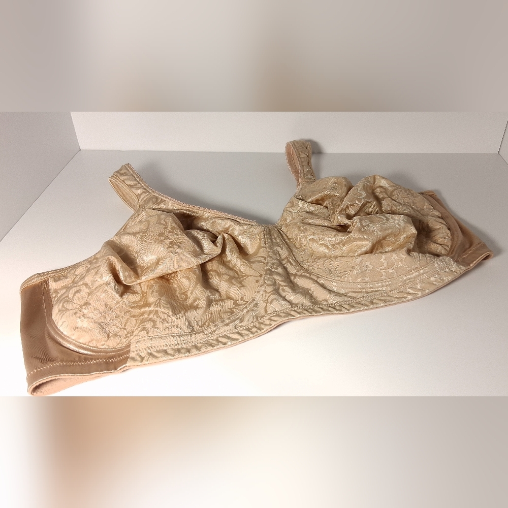 Playtex Floral Jacquard Underwire Beige Bra Size 48 DD